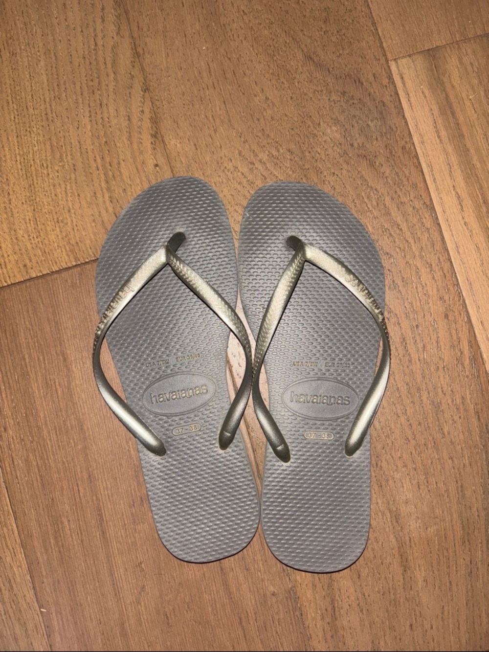 Havaianas Silver-Gray Textured Flip Flops